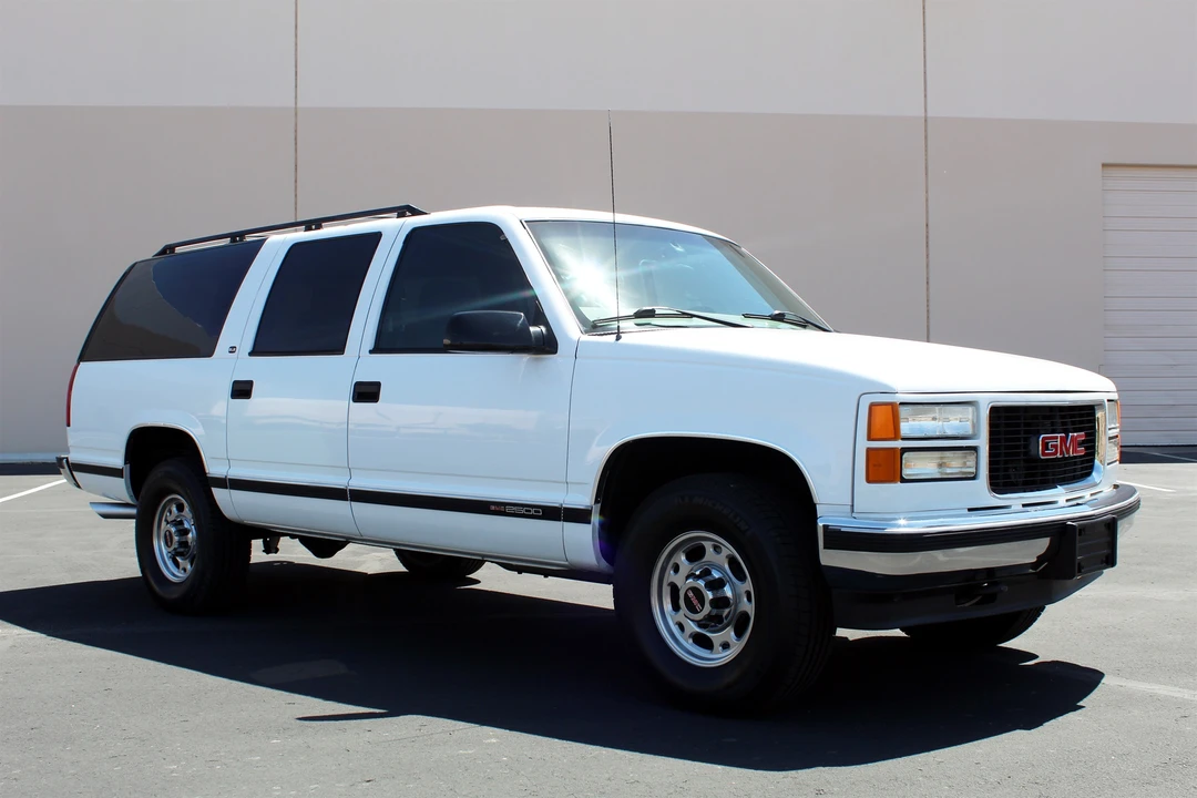 1999 GMC Suburban 8th Gen - Image 6 of 31
