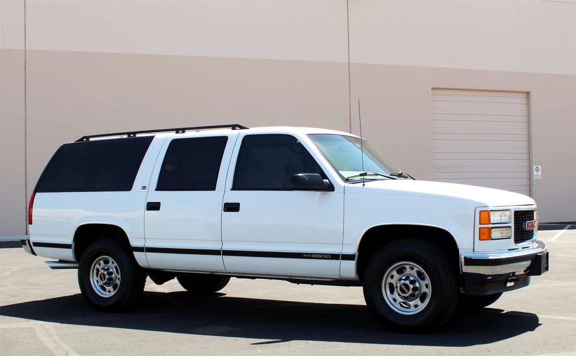 1999 GMC Suburban 8th Gen - Image 7 of 31