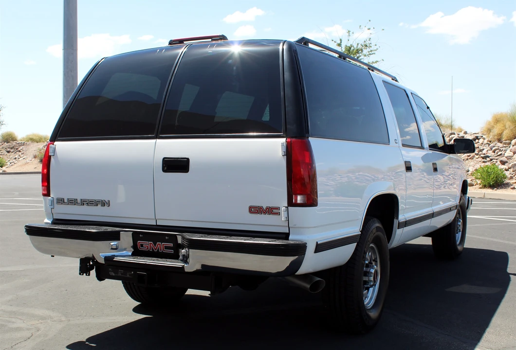 1999 GMC Suburban 8th Gen - Image 11 of 31