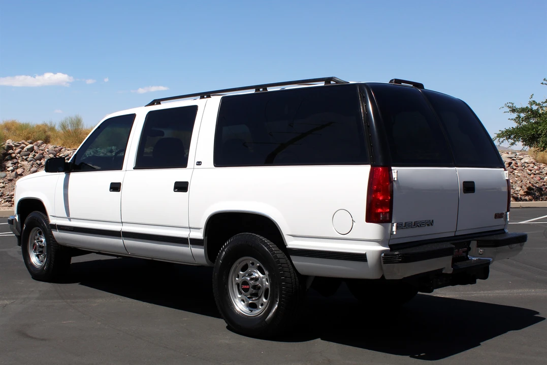 1999 GMC Suburban 8th Gen - Image 14 of 31