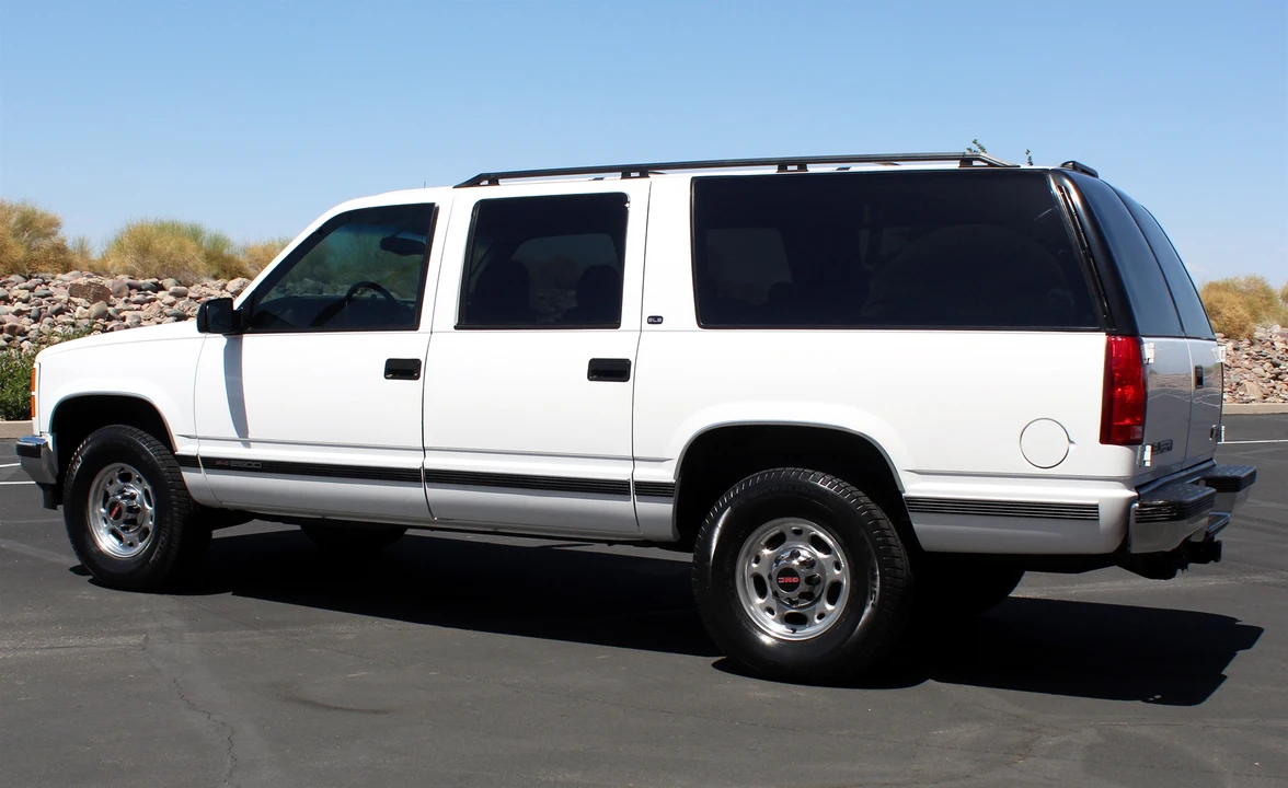 1999 GMC Suburban 8th Gen - Image 15 of 31