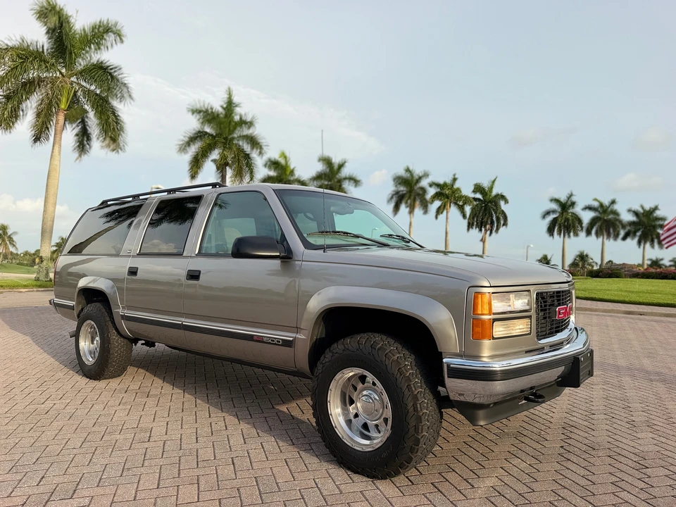 1999 GMC Suburban 8th Gen - Image 23 of 31