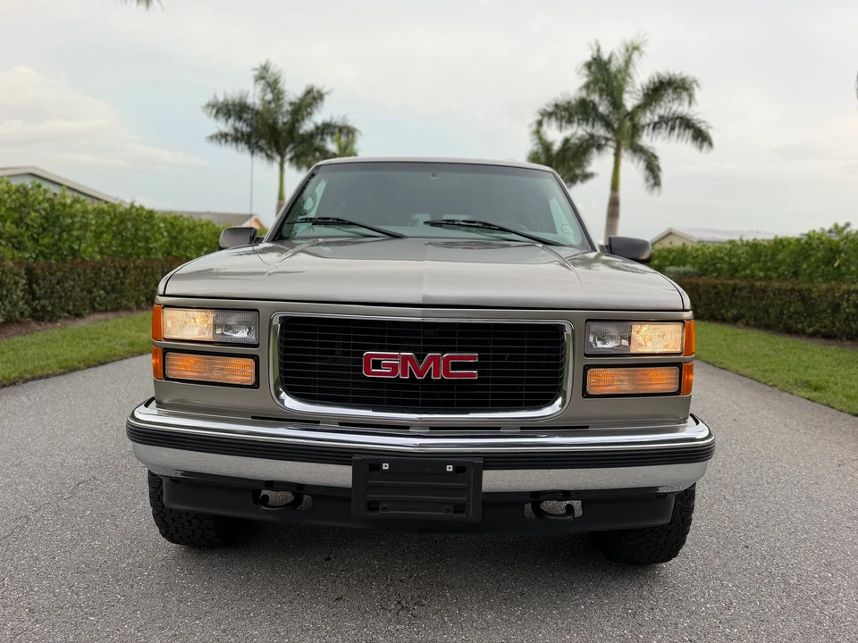 1999 GMC Suburban 8th Gen - Image 18 of 31