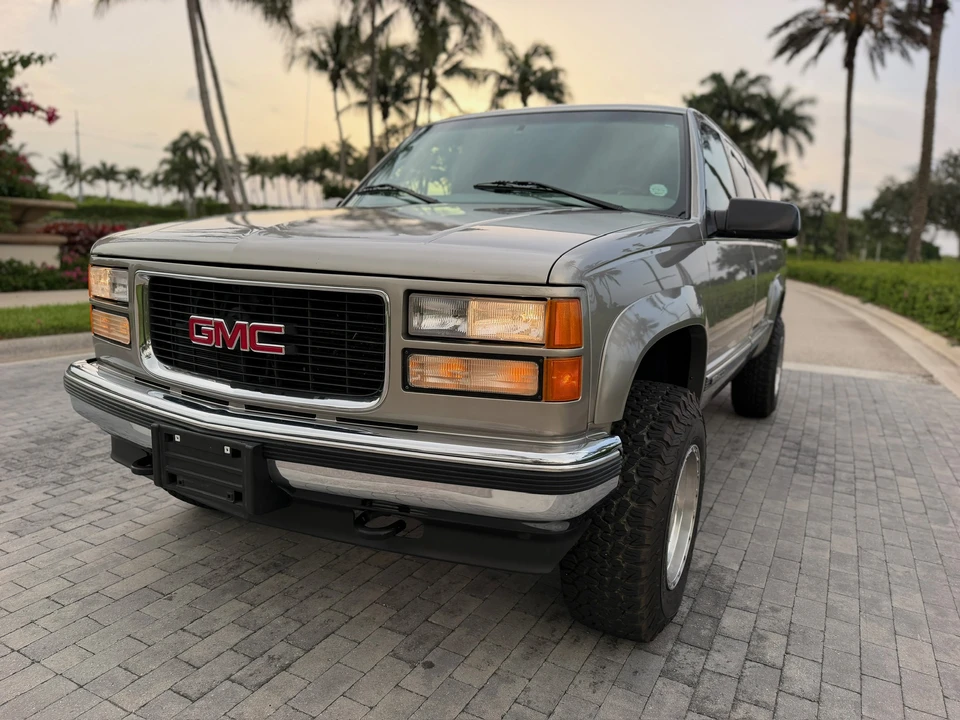 1999 GMC Suburban 8th Gen - Image 14 of 31
