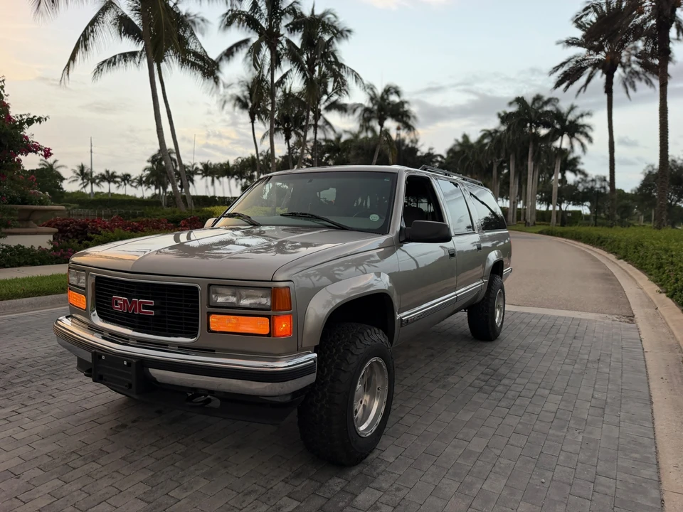1999 GMC Suburban 8th Gen - Image 15 of 31