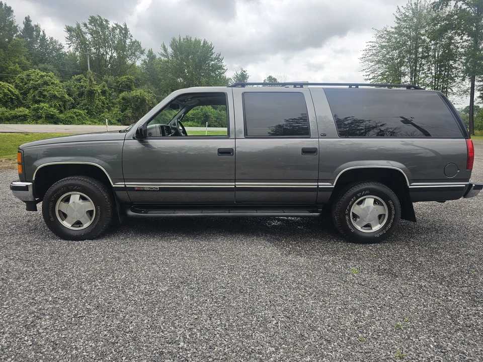 1999 GMC Suburban 8th Gen - Image 16 of 31