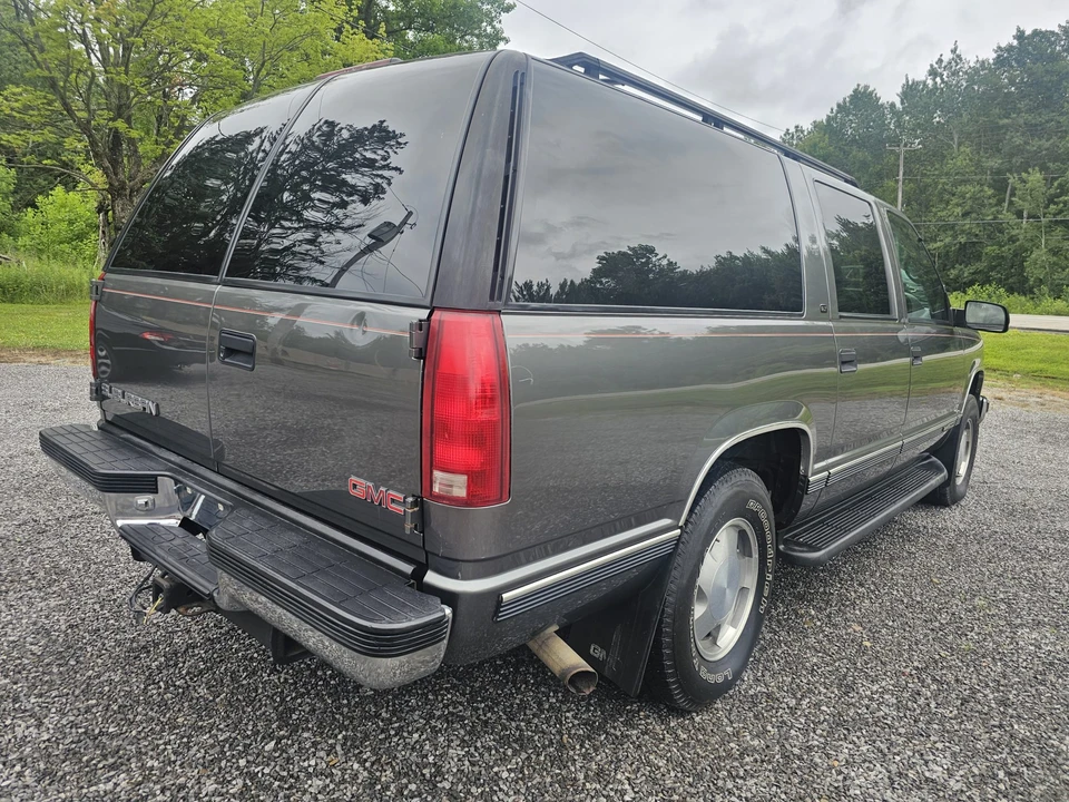 1999 GMC Suburban 8th Gen - Image 10 of 31