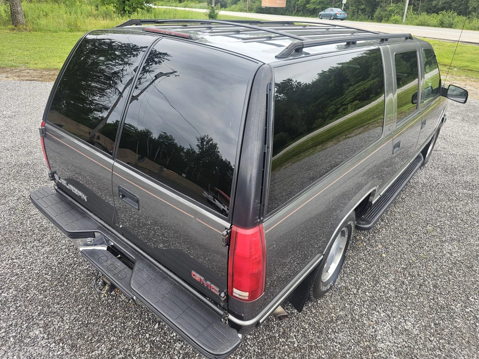 1999 GMC Suburban 8th Gen - Image 22 of 31