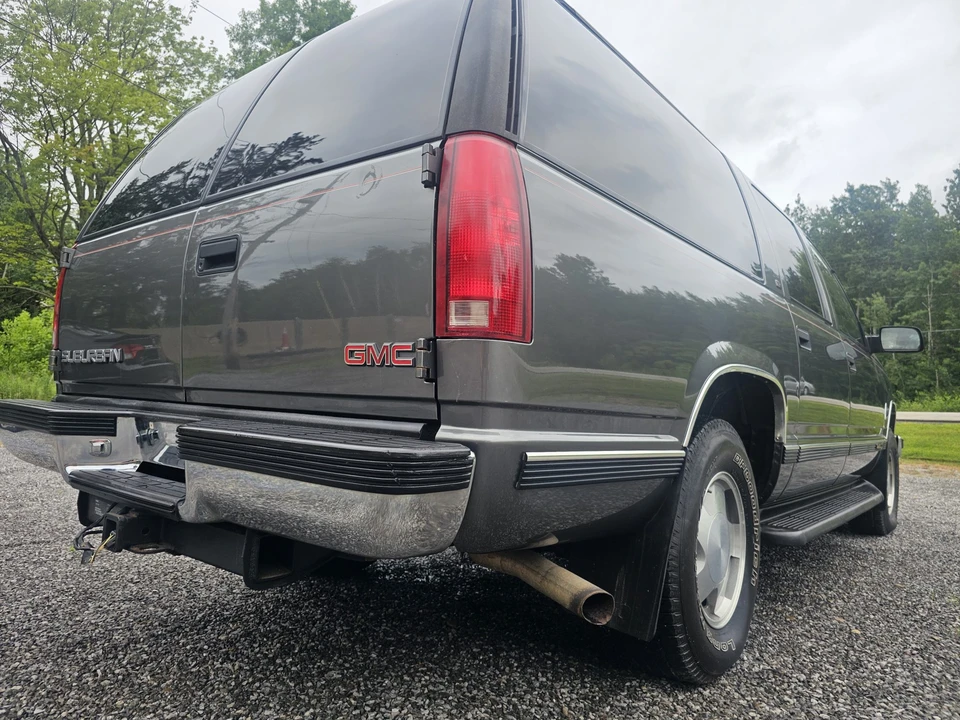 1999 GMC Suburban 8th Gen - Image 11 of 31