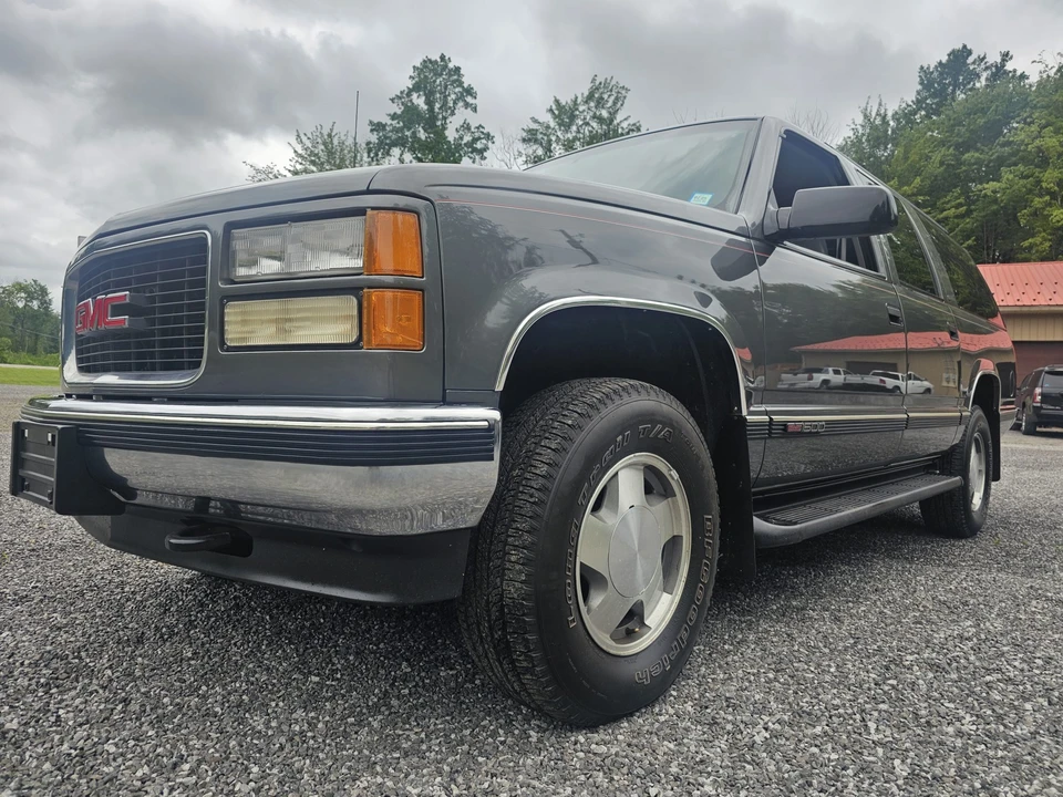 1999 GMC Suburban 8th Gen - Image 18 of 31