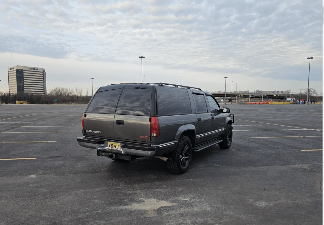 1999 GMC Suburban 8th Gen - Image 17 of 31