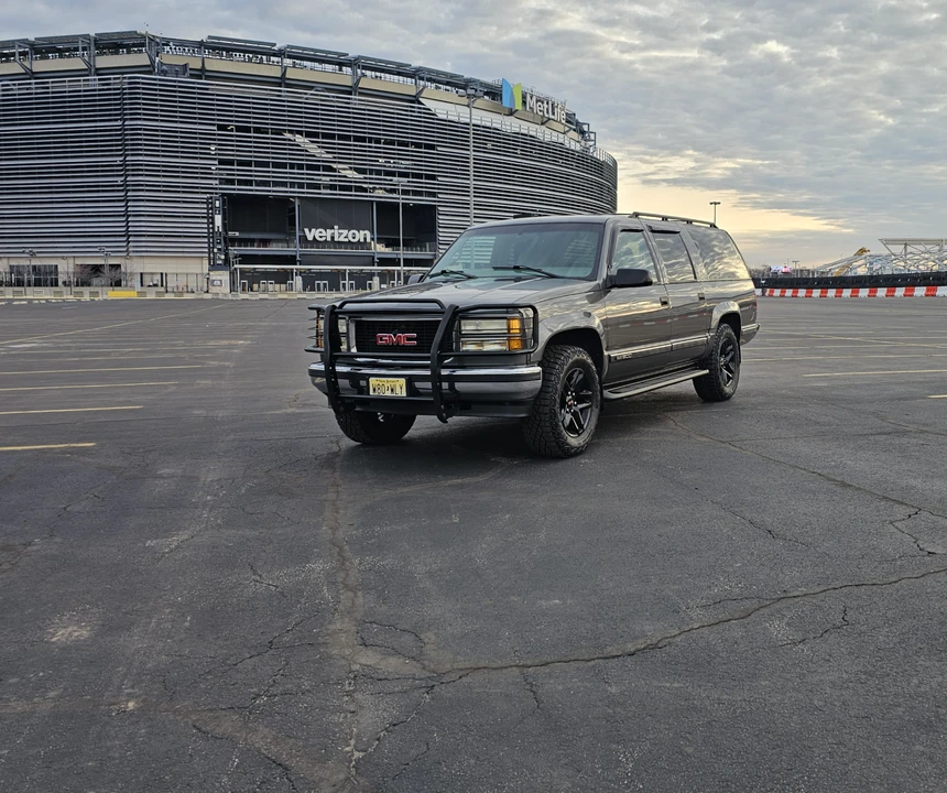 1999 GMC Suburban 8th Gen - Image 12 of 31