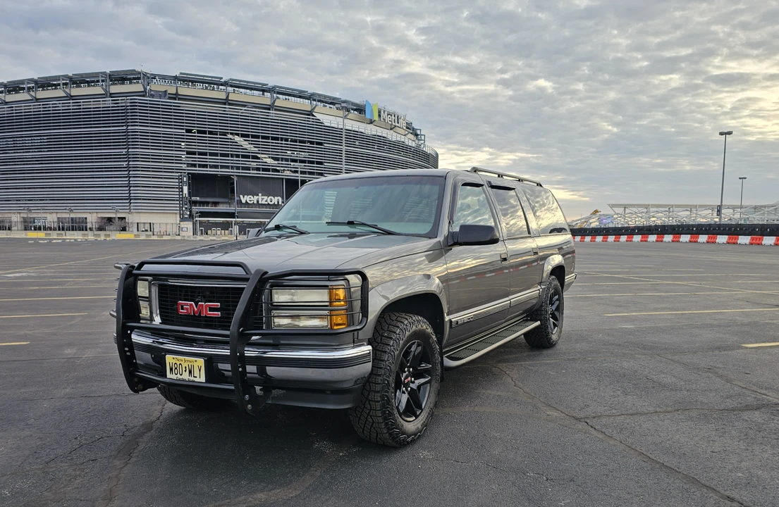 1999 GMC Suburban 8th Gen - Image 11 of 31