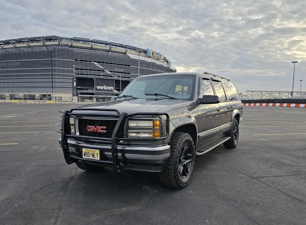 1999 GMC Suburban 8th Gen - Image 10 of 31