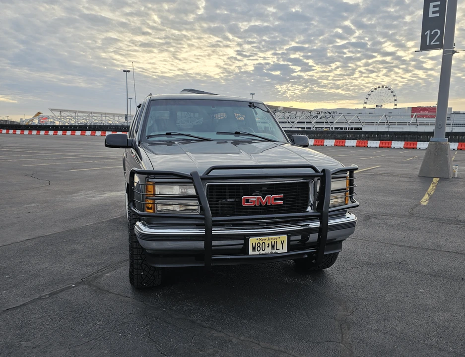 1999 GMC Suburban 8th Gen - Image 7 of 31