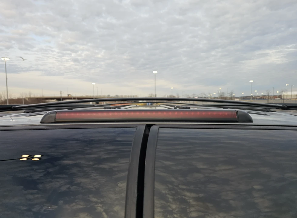 1999 GMC Suburban 8th Gen - Image 26 of 31