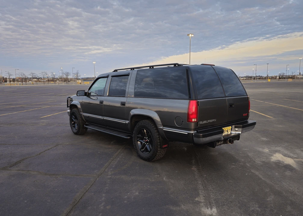 1999 GMC Suburban 8th Gen - Image 14 of 31