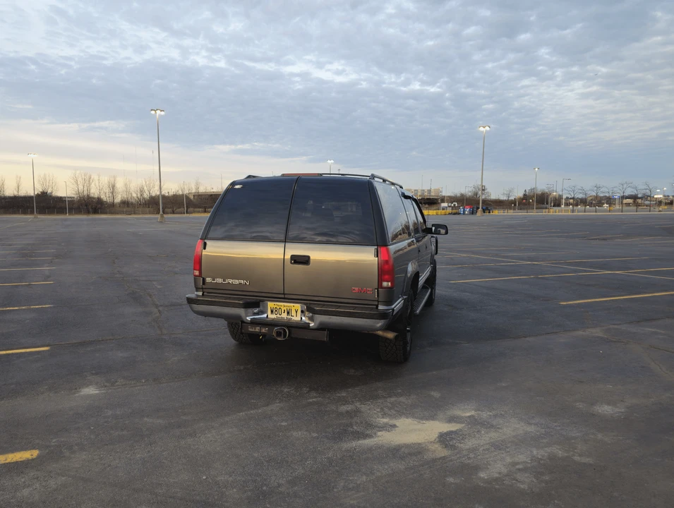 1999 GMC Suburban 8th Gen - Image 16 of 31