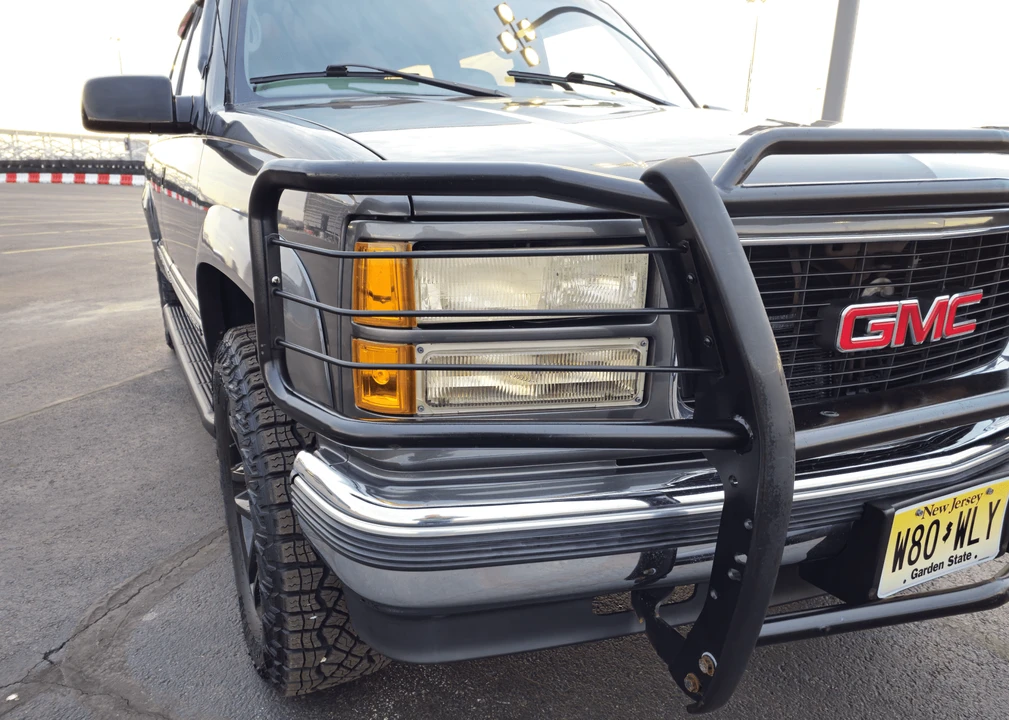 1999 GMC Suburban 8th Gen - Image 22 of 31