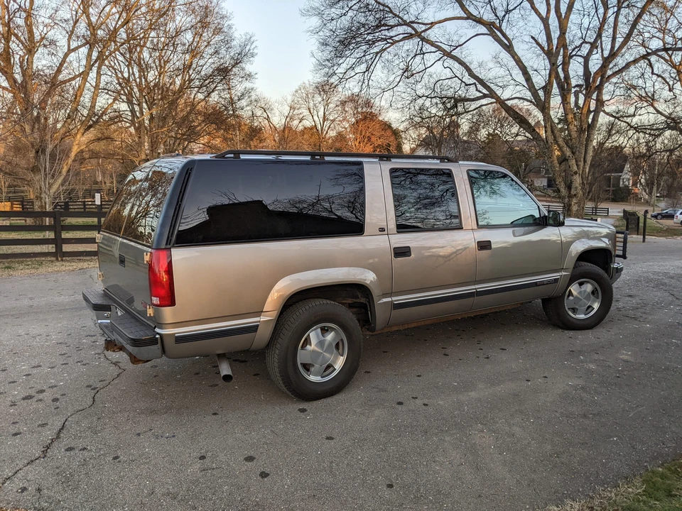 1999 GMC Suburban 8th Gen - Image 20 of 31