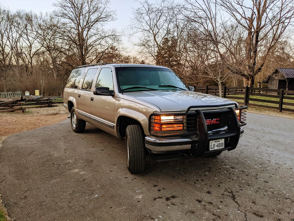 1999 GMC Suburban 8th Gen - Image 15 of 31