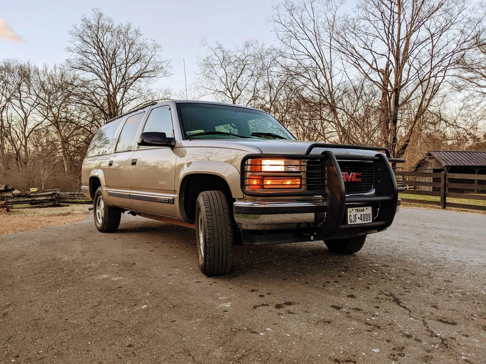 1999 GMC Suburban 8th Gen - Image 14 of 31