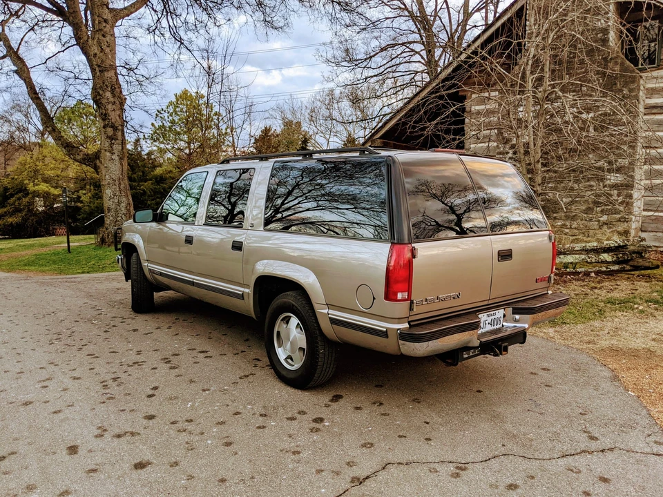 1999 GMC Suburban 8th Gen - Image 27 of 31