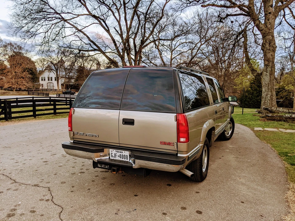 1999 GMC Suburban 8th Gen - Image 23 of 31
