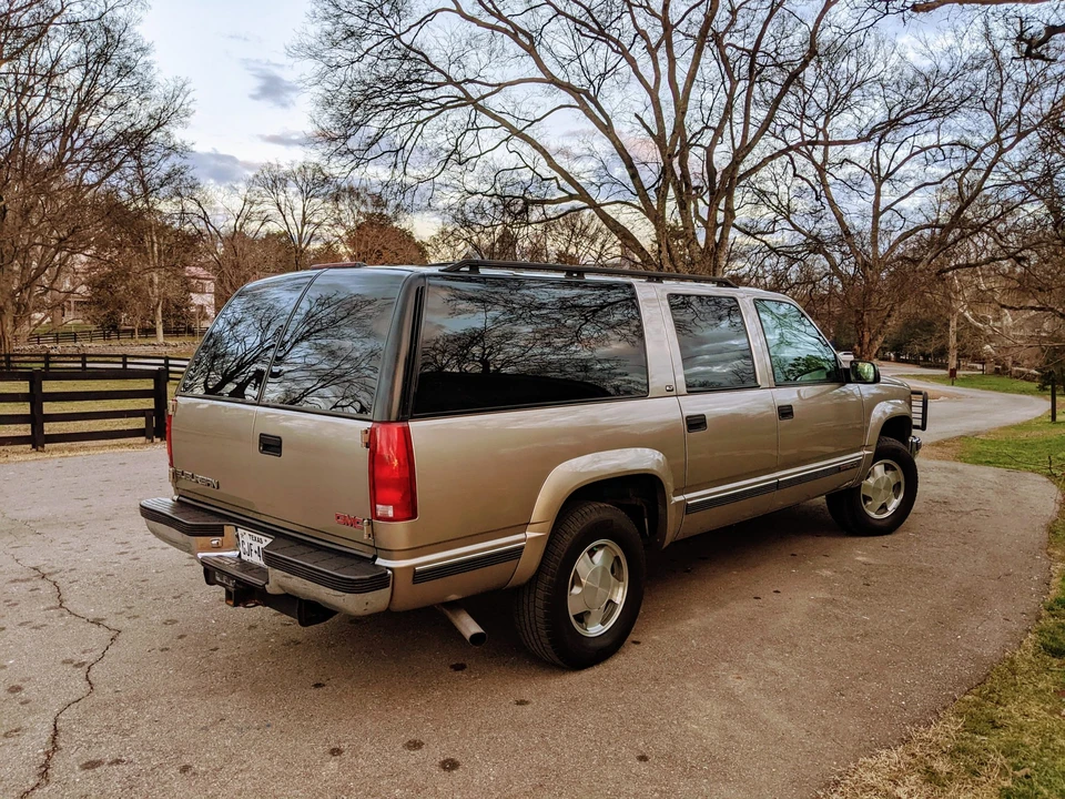 1999 GMC Suburban 8th Gen - Image 22 of 31