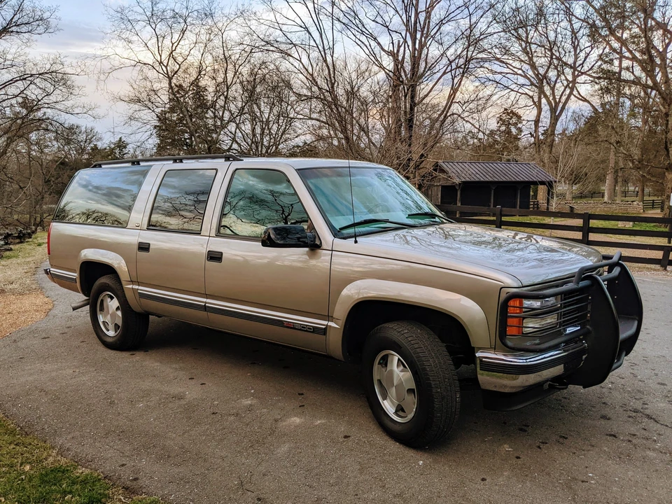 1999 GMC Suburban 8th Gen - Image 18 of 31