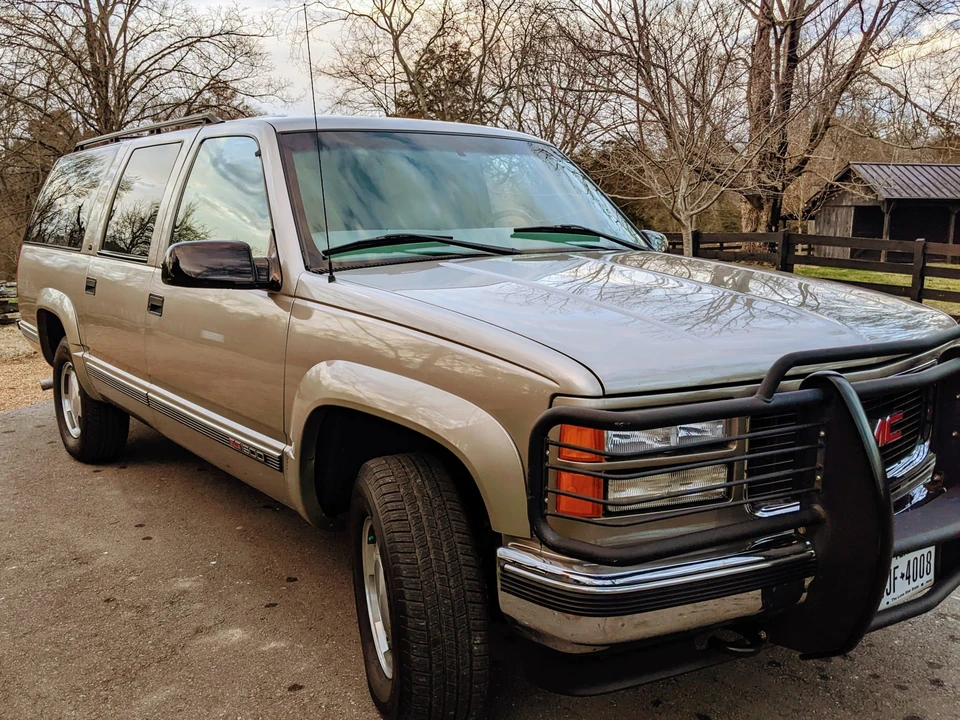 1999 GMC Suburban 8th Gen - Image 17 of 31