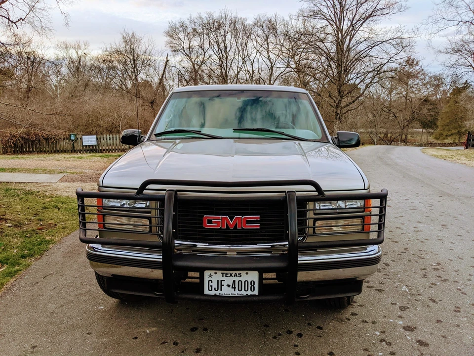 1999 GMC Suburban 8th Gen - Image 10 of 31