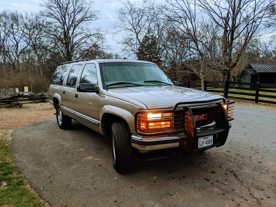 1999 GMC Suburban 8th Gen - Image 13 of 31