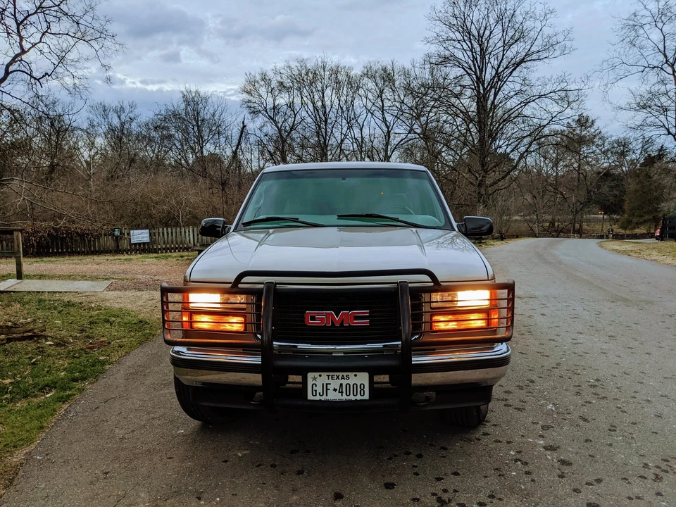 1999 GMC Suburban 8th Gen - Image 12 of 31