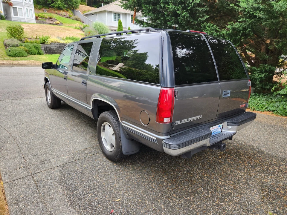 1999 GMC Suburban 8th Gen - Image 6 of 31