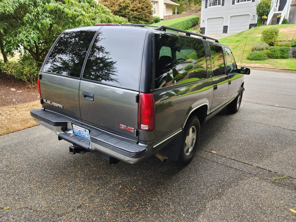 1999 GMC Suburban 8th Gen - Image 8 of 31