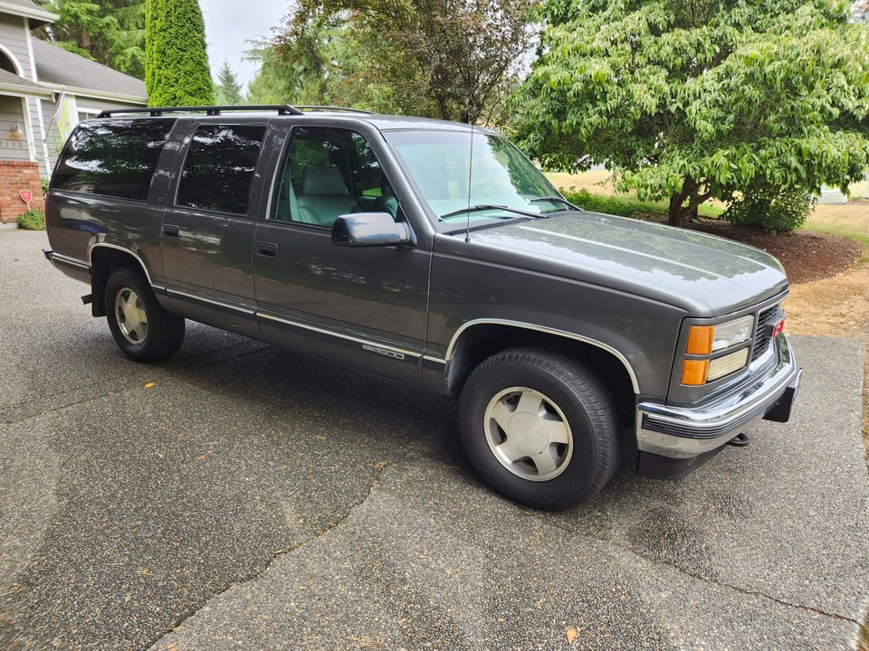 1999 GMC Suburban 8th Gen - Image 11 of 31