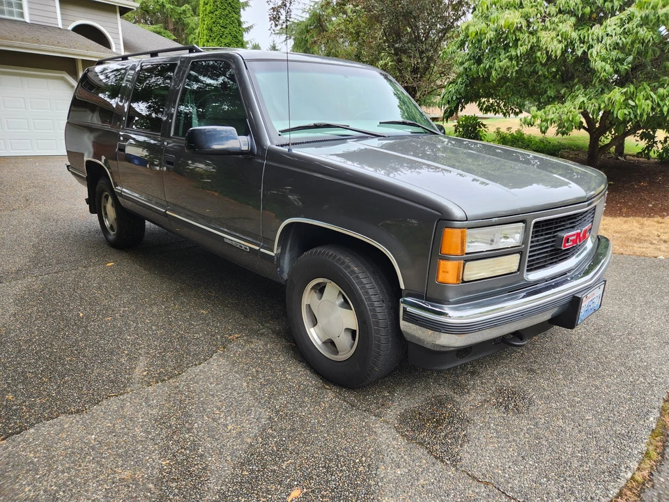 1999 GMC Suburban 8th Gen - Image 12 of 31
