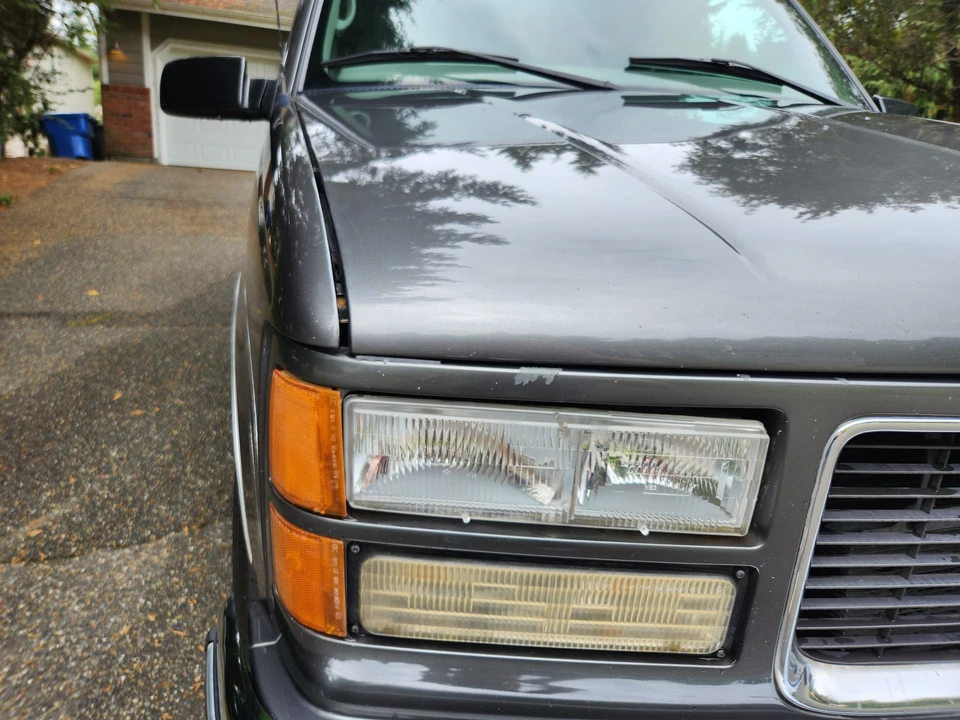 1999 GMC Suburban 8th Gen - Image 22 of 31