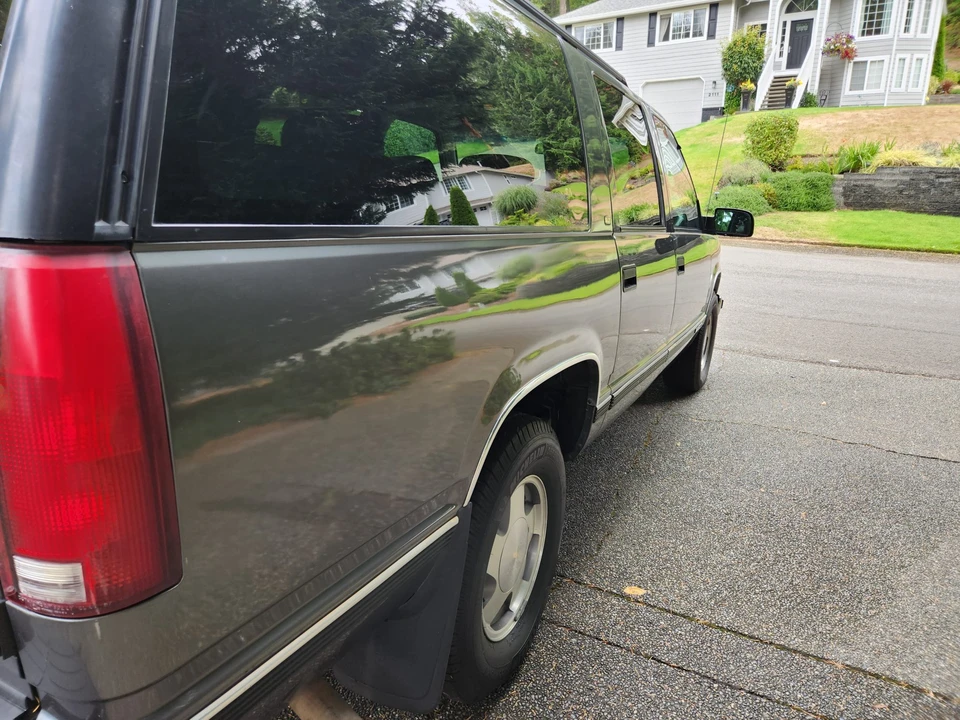 1999 GMC Suburban 8th Gen - Image 18 of 31