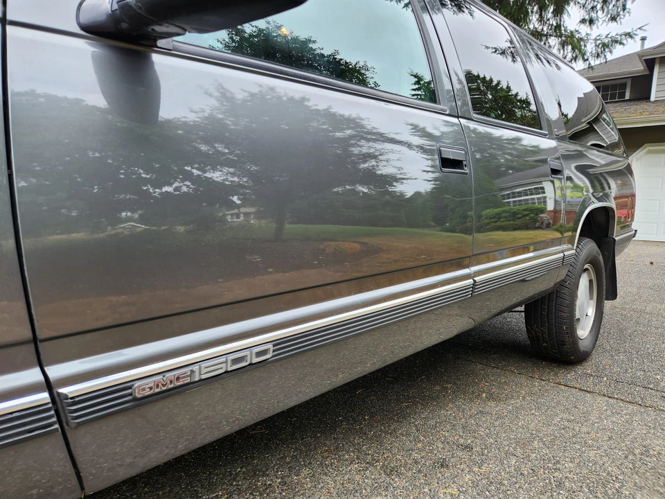 1999 GMC Suburban 8th Gen - Image 16 of 31