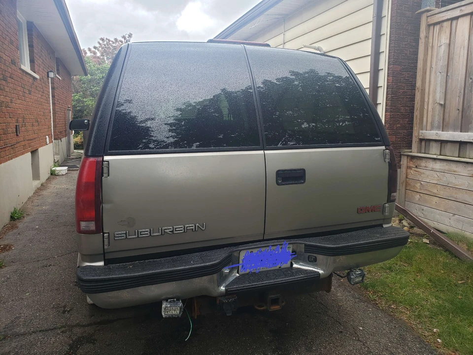 1999 GMC Suburban 8th Gen - Image 3 of 6