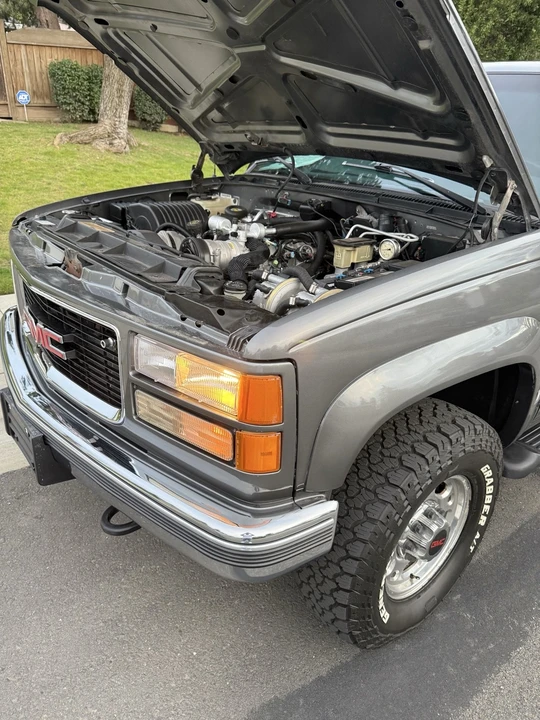 1999 GMC Suburban 8th Gen - Image 10 of 21