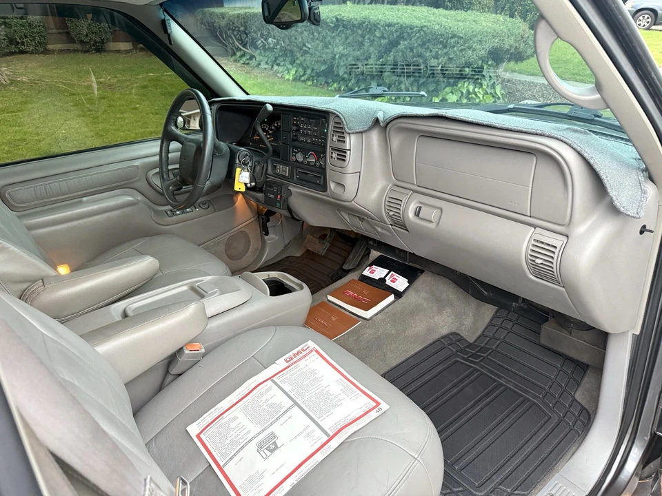1999 GMC Suburban 8th Gen - Image 20 of 21