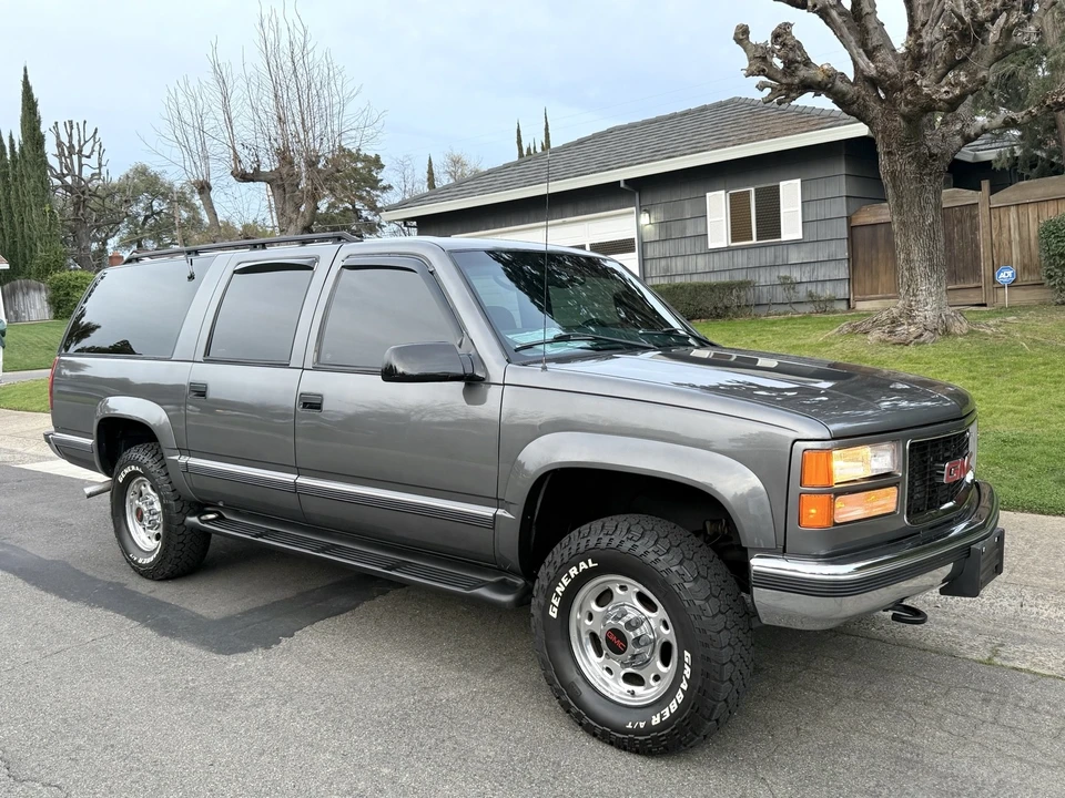 1999 GMC Suburban 8th Gen - Image 6 of 21