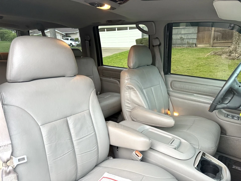 1999 GMC Suburban 8th Gen - Image 21 of 21