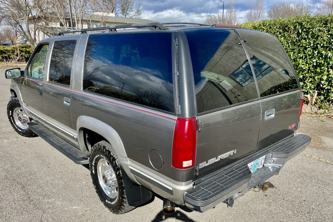 1999 GMC Suburban 8th Gen - Image 6 of 31