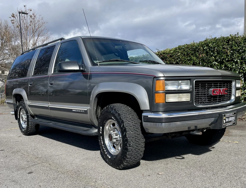1999 GMC Suburban 8th Gen - Image 15 of 31