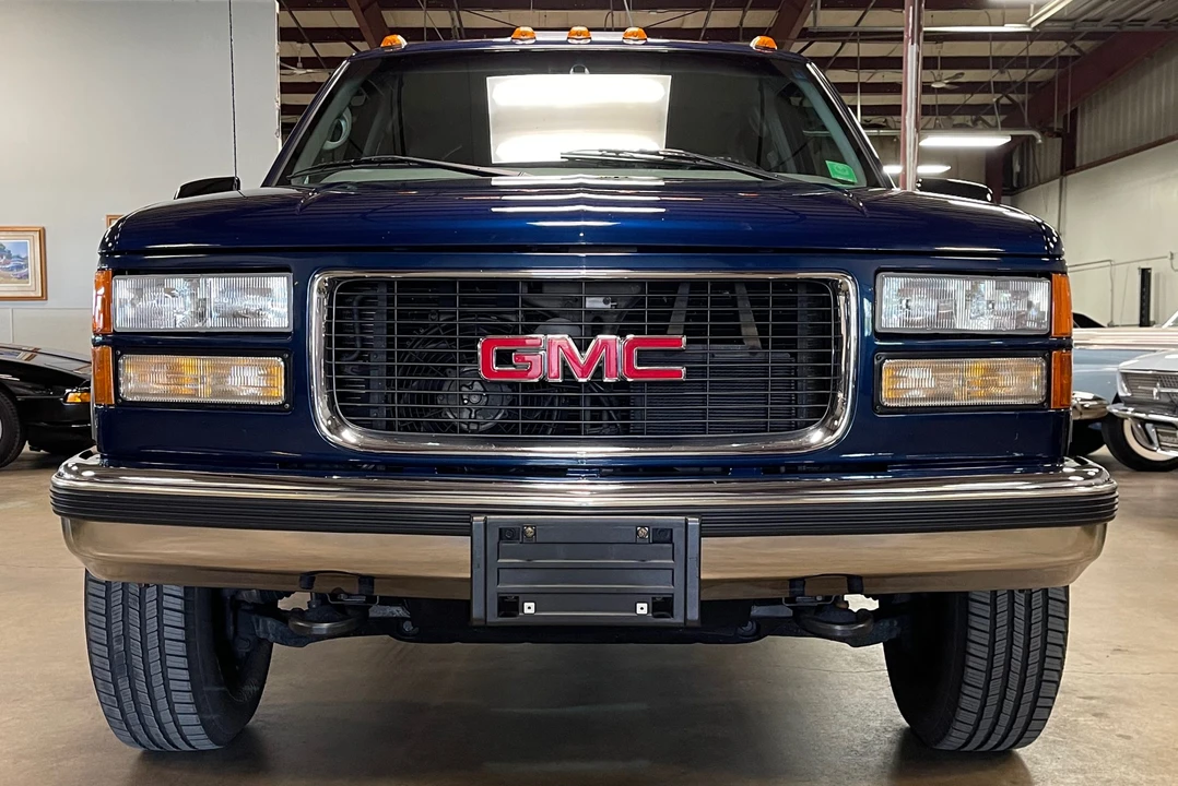 1999 GMC Suburban 8th Gen - Image 6 of 31