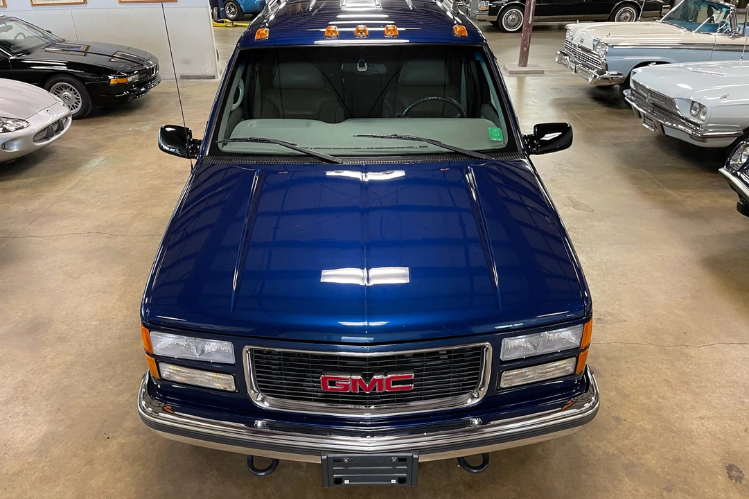 1999 GMC Suburban 8th Gen - Image 5 of 31